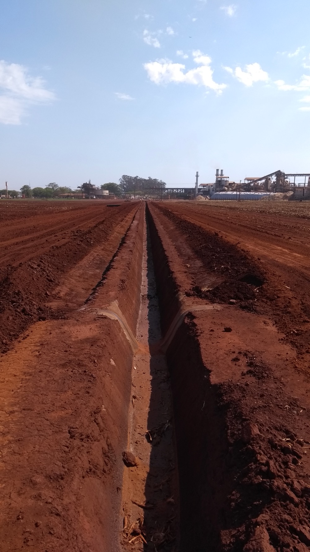 Canal de Vinhaça – Usina Guaíra – Guaíra – SP