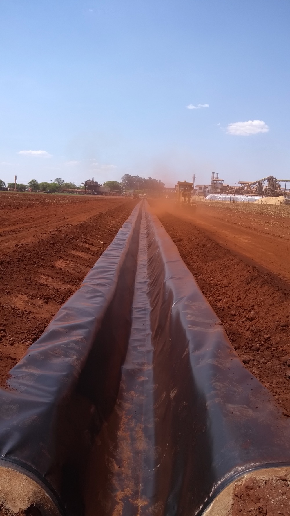 Canal de Vinhaça – Usina Guaíra – Guaíra – SP